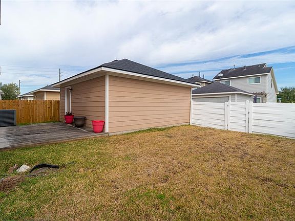 4th image of 11816 Jelicoe Dr