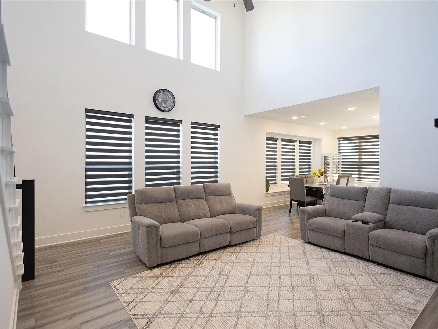 5 bed, 2521 sqft, $3,250 — Photo 4