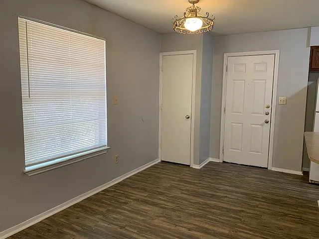 2 bed, 1000 sqft, $1,550 — Photo 4