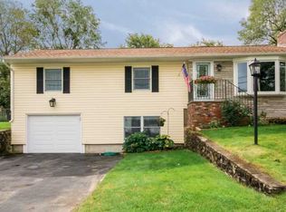 21 Willow Rd, Smithfield, RI 02828