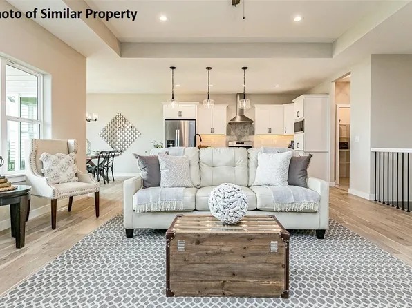 413 15th Ave SW, Mount Vernon, IA 52314