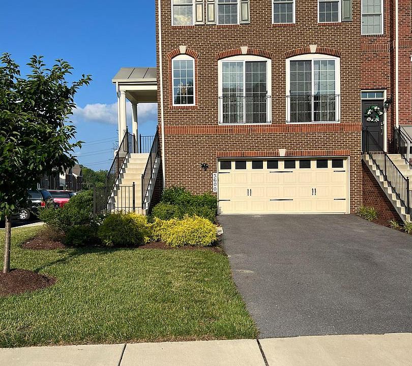 1st image of 3600 Martingale Rd