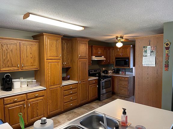 5th image of 2140 S Walnut Dr