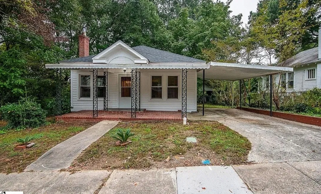 101 Highland Dr — Photo 1