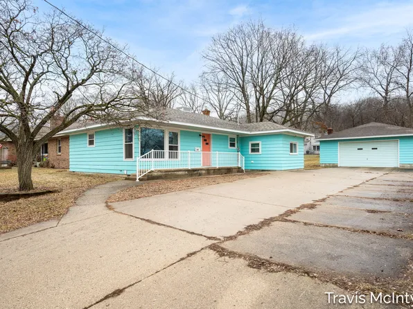 607 N Washington St, Lowell, MI 49331