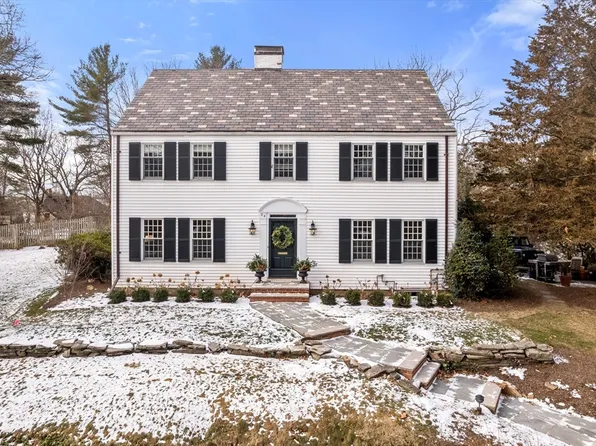 24 Arnold Rd, Wellesley, MA 02481