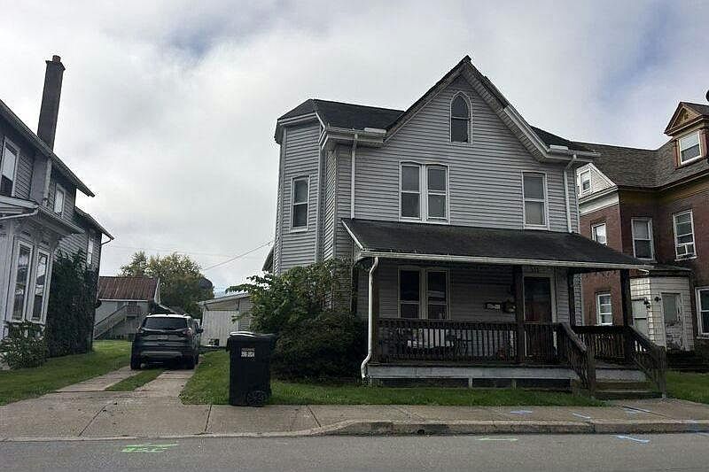 1st image of 313 Allegheny St