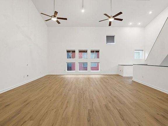 4th image of 6121 Gehring St
