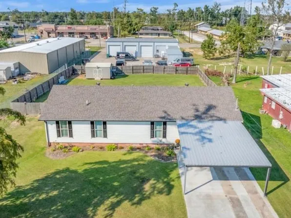 608 Shady Ln, Sulphur, LA 70663