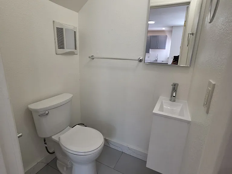 2323 Market St #A — Photo 21