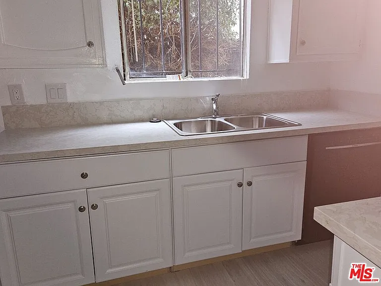 5170 N Columbus Ave #7 — Photo 14