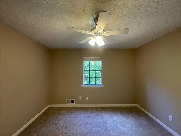 55 Huntridge Dr — Photo 12