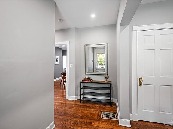 3rd image of 3728 Drakewood Dr