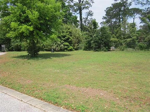 2nd image of 670 Palomar Dr Lot 13