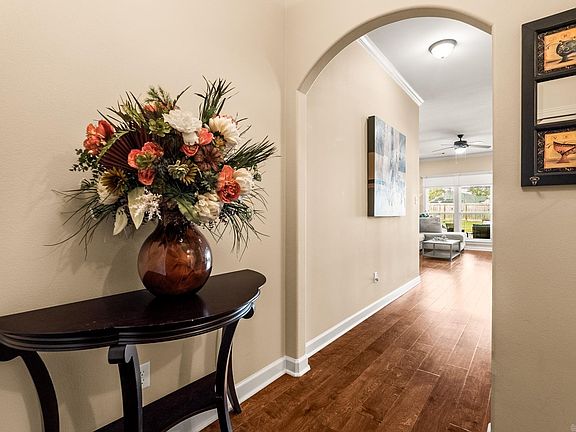 3rd image of 9432 Oak Forest Ln