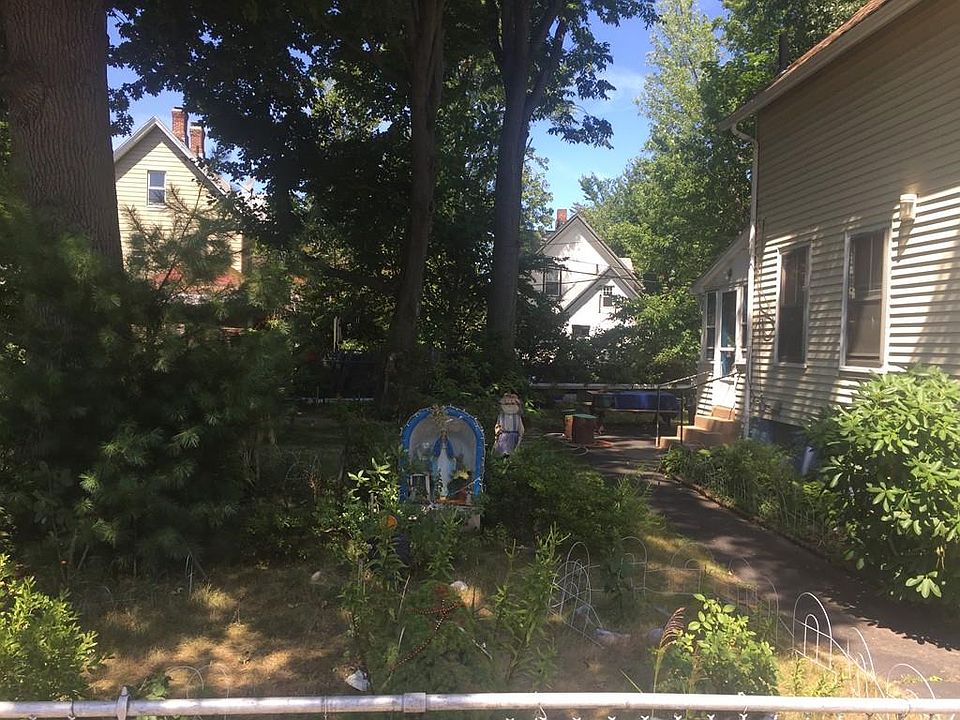2nd image of 34 Queen St