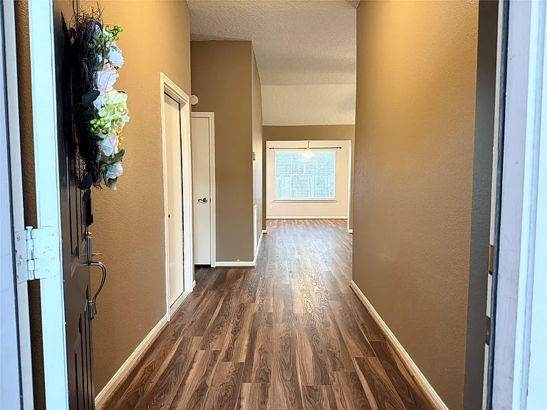 4006 Hunnington Dr — Photo 4