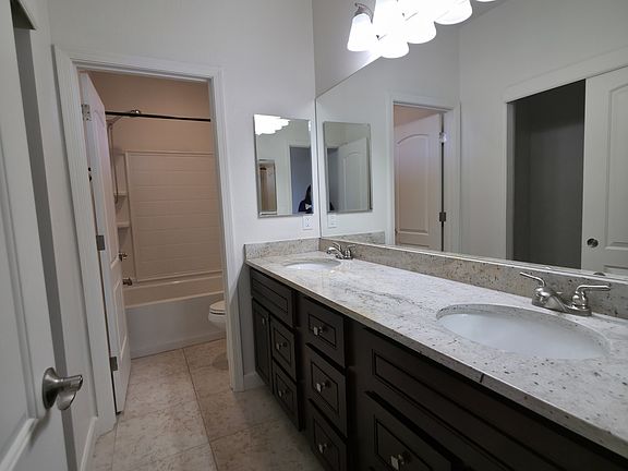 4th image of 2489 W Cripple Creek Dr #1