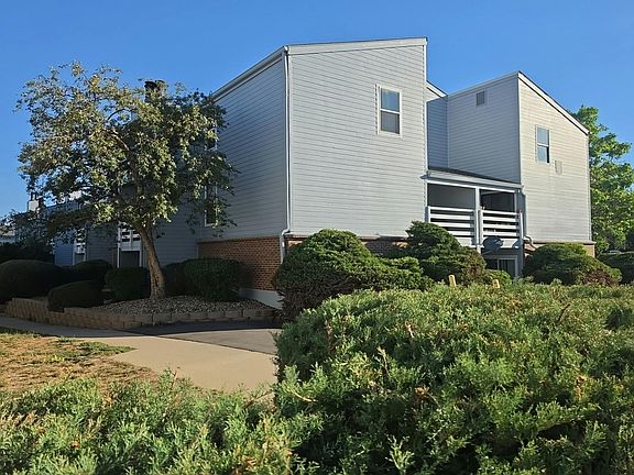 3rd image of 3141 S Tamarac Dr APT G102
