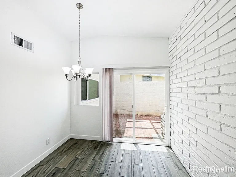 4202 N 27th St #11 — Photo 10