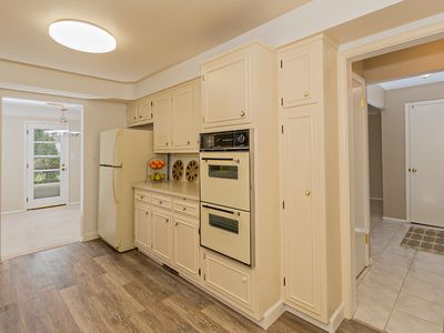 4919 Emmet Rd, Lyndhurst, OH, 44124