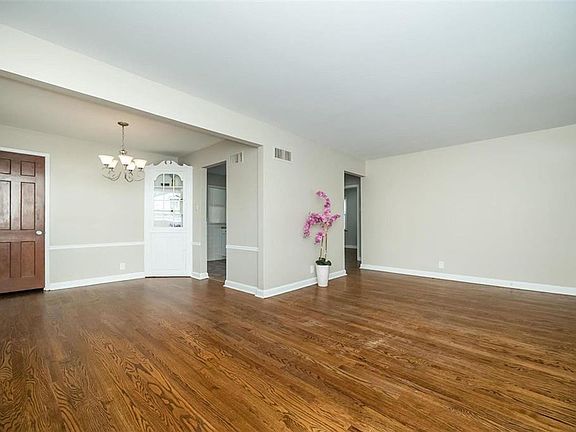 4th image of 10104 Newbold Dr
