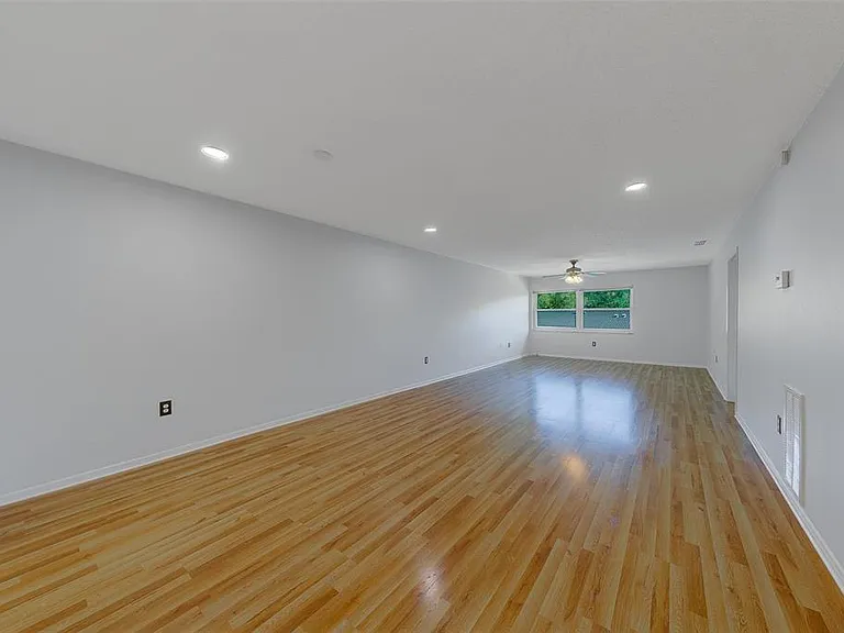 9881 113th St #215 — Photo 4