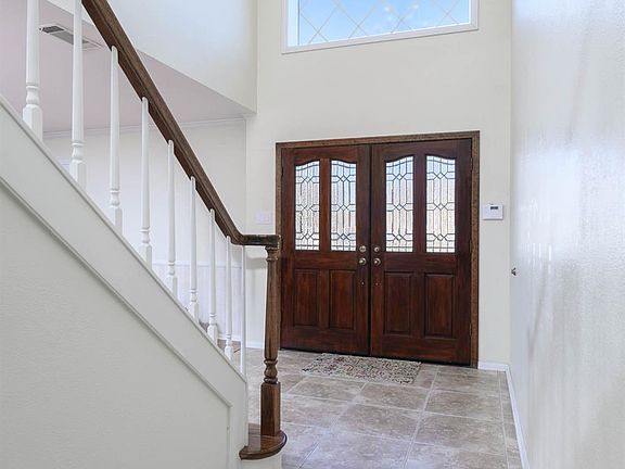 5th image of 18535 Niagara Dr
