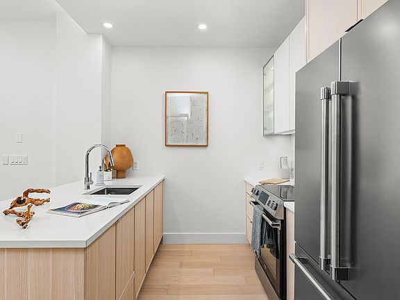 3rd image of 218 Front St #5145