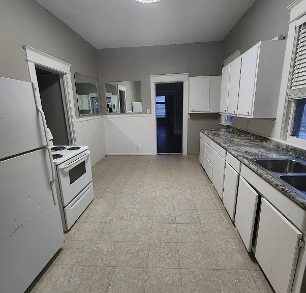 1056 3rd St E #2 — Photo 8