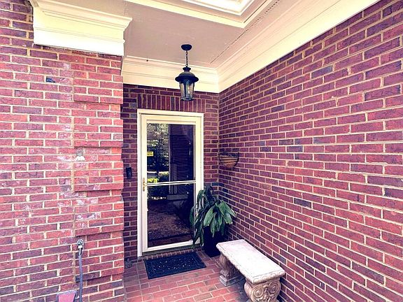 3rd image of 7155 Roswell Rd APT 57