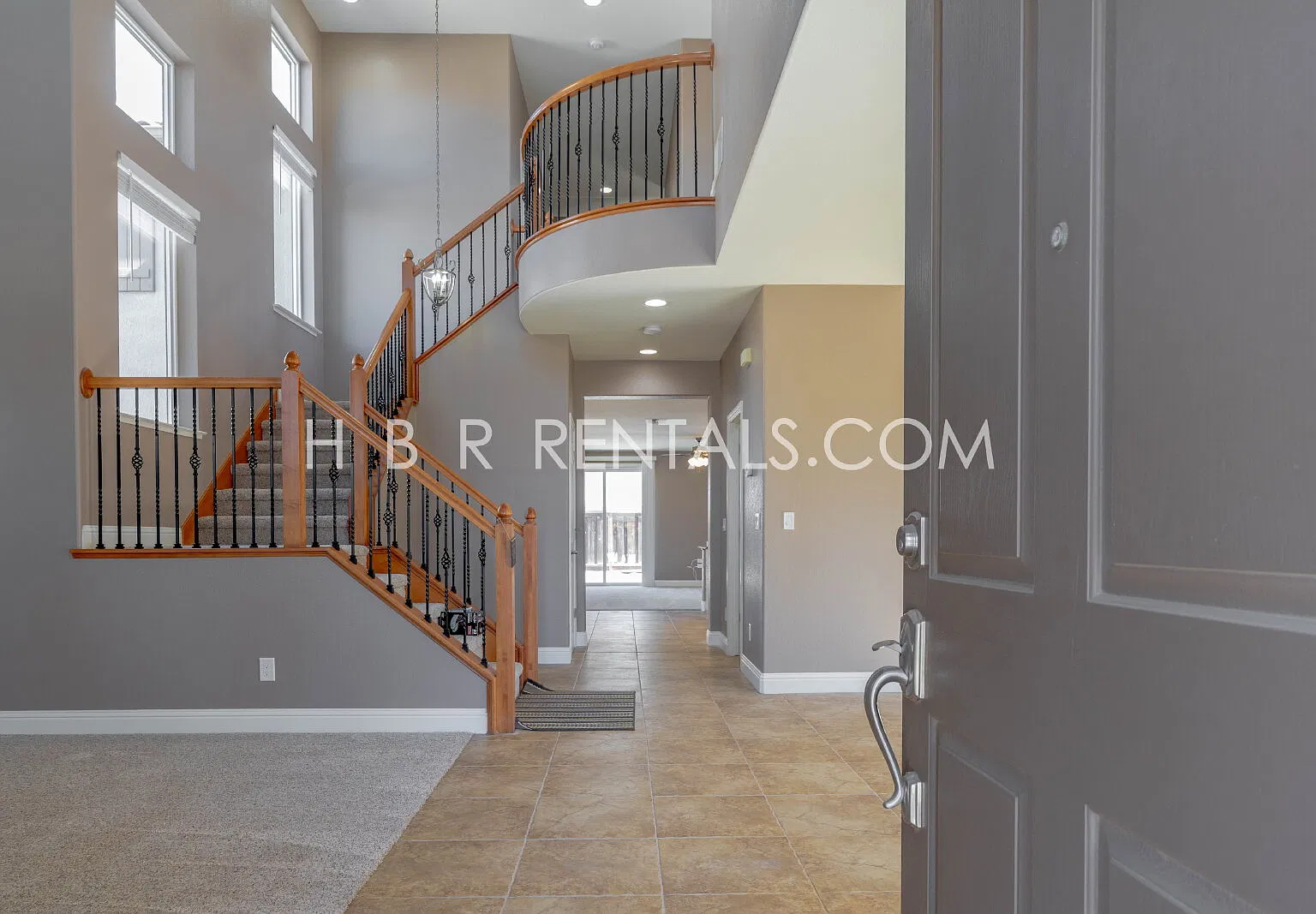 4 bed, 2.5 bath, 2990 sqft, $3,100 — Photo 2