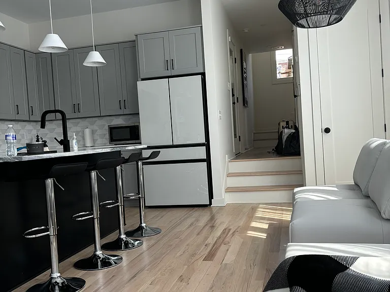 990 McDaniel St SW — Photo 7