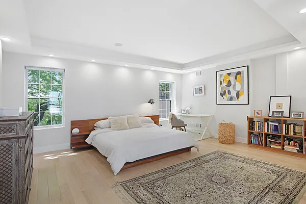 Sold by Compass | media 11