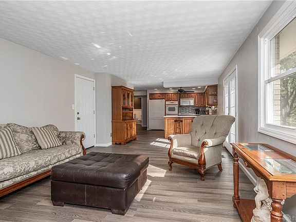 5th image of 2118 Prudence Dr