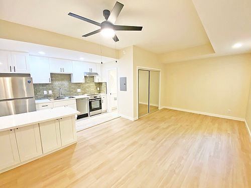 3rd image of 2423 Andreo Ave #3