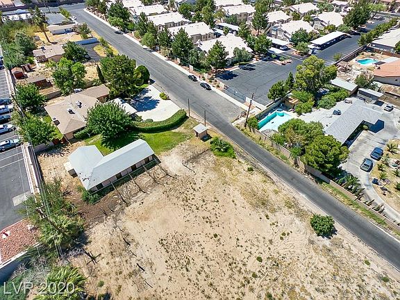 5th image of 3481 E Quail Ave