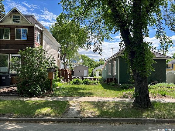 2nd image of 432 D AVENUE S