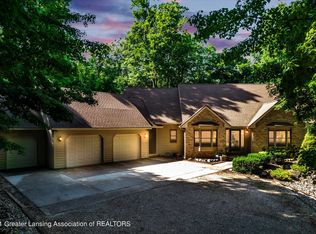 13914 Summer Ln, Grand Ledge, MI 48837