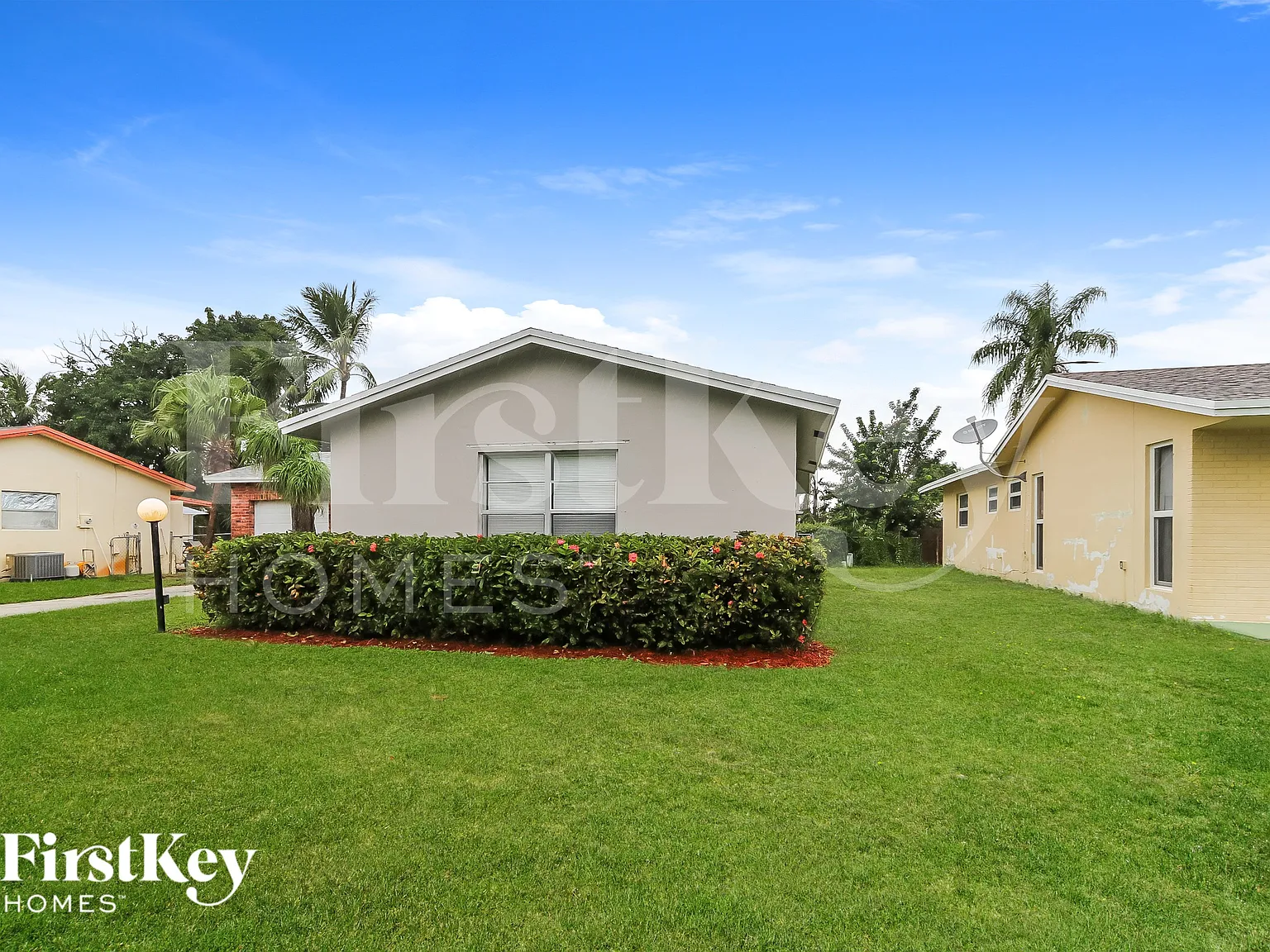 3 bed, 2.0 bath, 1231 sqft, $2,615 — Photo 3