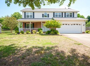 15 Two Gait Ln, Simpsonville, SC 29680