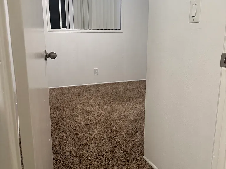 202 E Clifton Ave #4 — Photo 4