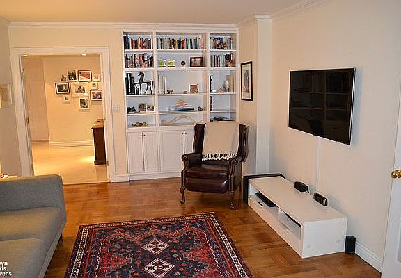 4th image of 60 W 57th St APT 5H