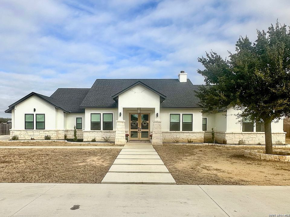 1st image of 109 W Medium Meadow