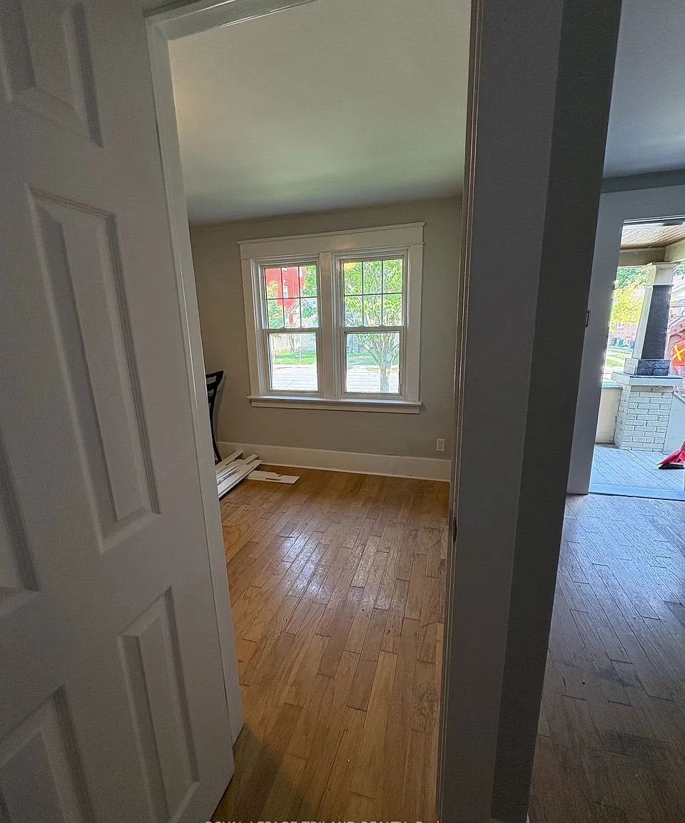 3 bed, $2,400 — Photo 3