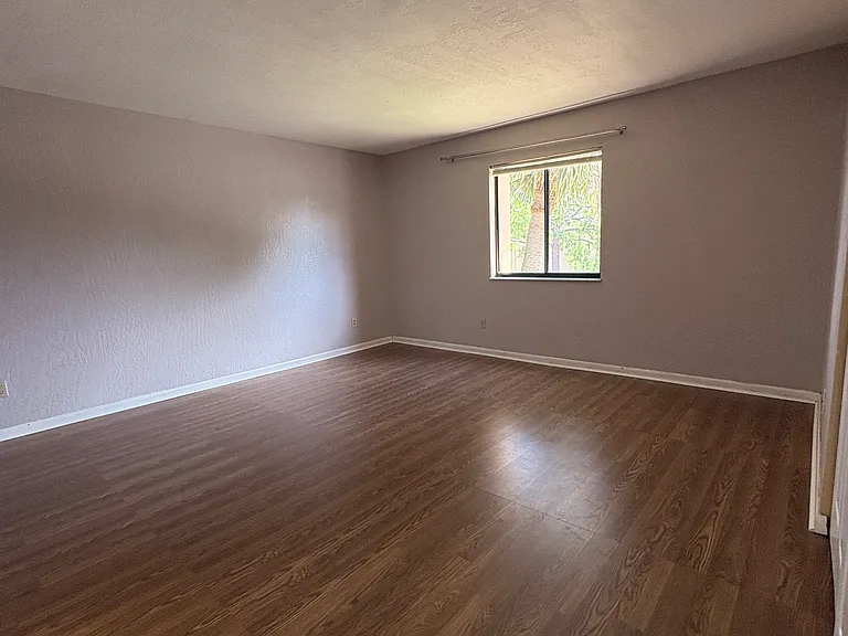 2101 Forest Knoll Dr NE #208 — Photo 7