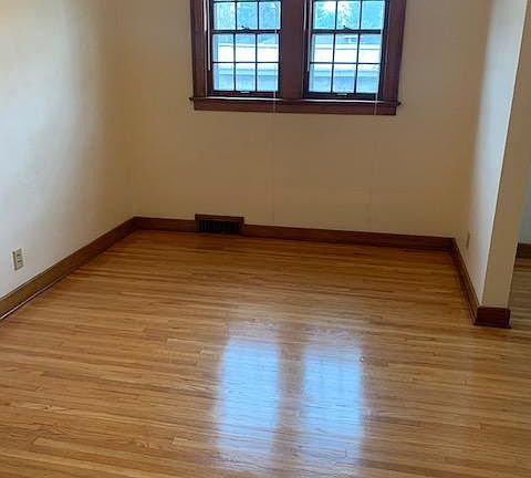 2nd image of 2318 Park Ave #2