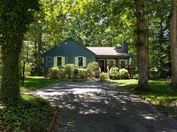 2504 Carriage Creek Ct, Midlothian, VA 23112