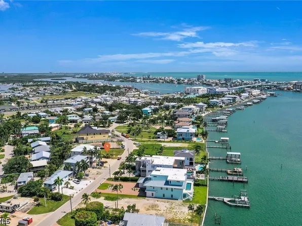 947 San Carlos Dr, Fort Myers Beach, FL 33931