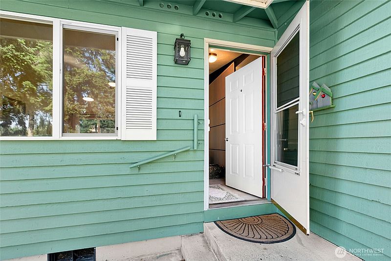 5th image of 3128 Summit Boulevard